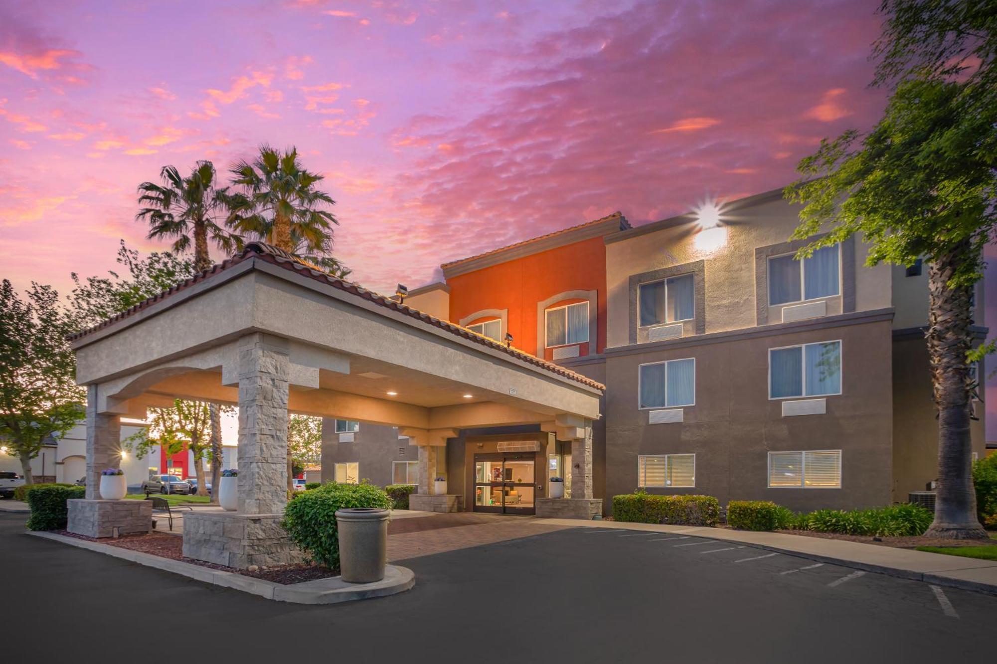 Best Western Plus Villa Del Lago Inn Patterson Eksteriør bilde